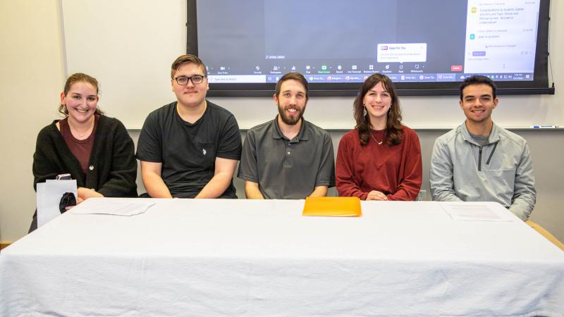 Students from the December 7, 2022 Honors Colloquium