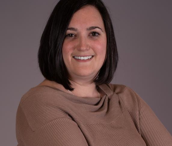 Sara Simms Headshot