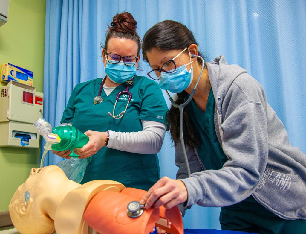 Students in a Respiratory Care Lab