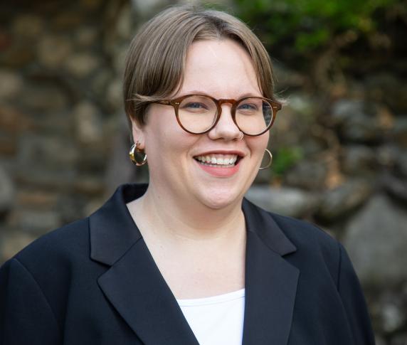 Jess Ahrens Montecalvo Headshot