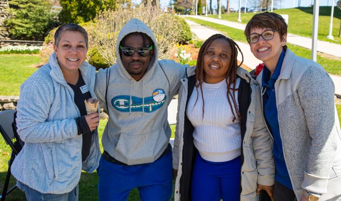 Director of Counseling & Wellness Tina Wells (far left) and Health Consultant Mackensey Snyder (far right) with students. Director of Counseling & Wellness Tina Wells (far left) and Health Consultant Mackensey Snyder (far right) with students.