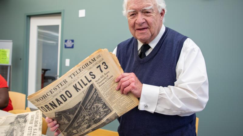 Tornado survivor Lee Bartlett