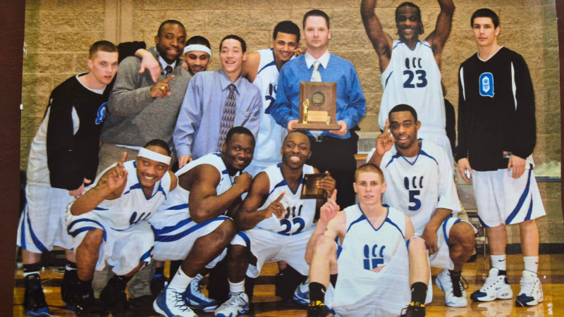 The 2006/2007 Men's Basketball team, along with three individuals, will be inducted into the Inaugural Athletics Hall of Fame.