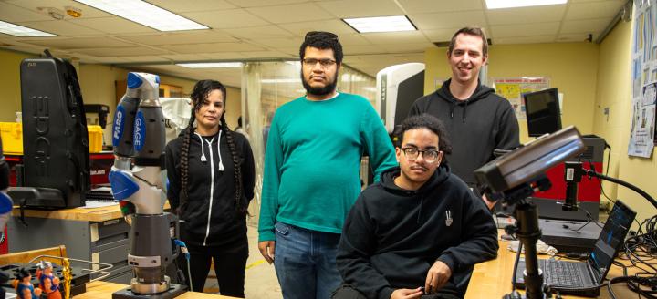 Students in a manufacturing lab