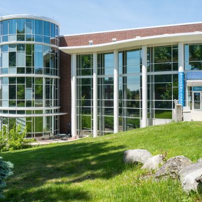The Harrington learning Center and Welcome center entrace