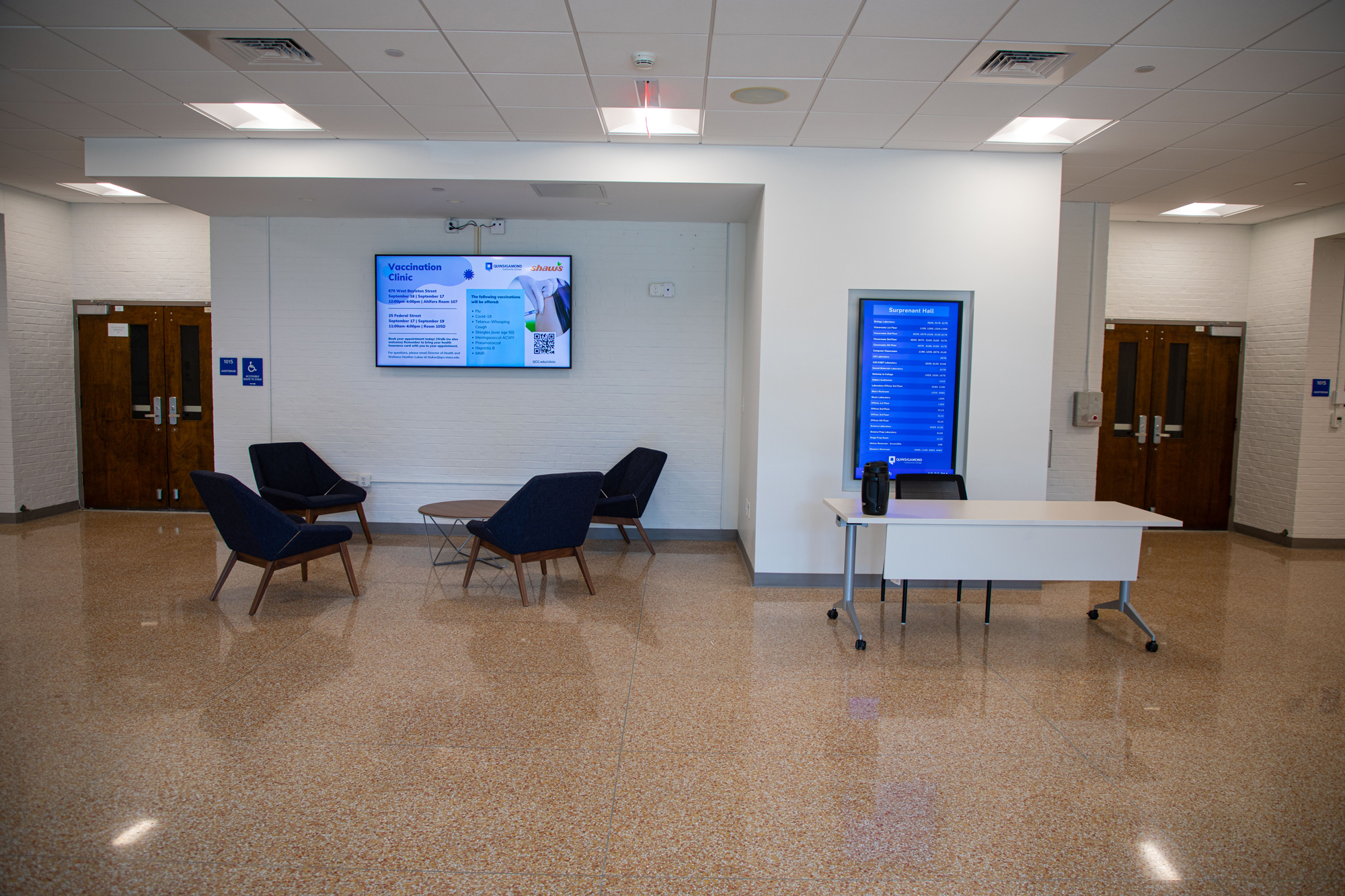 Surprenant Lobby